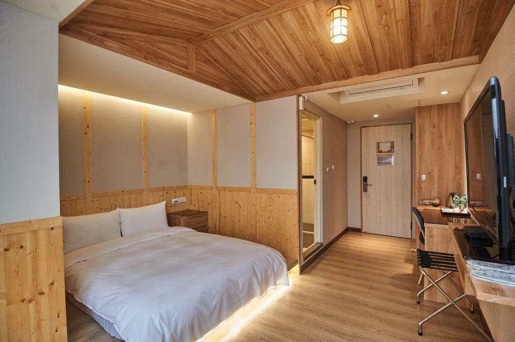Sung Tai Hotel Kaohsiung Zewnętrze zdjęcie